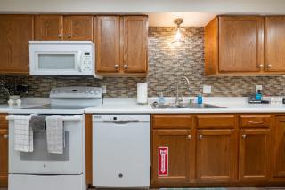 2BR Walk-In Condo - Near the 76 Strip - 2 Pools - FREE TICKETS INCLUDED - FHF-11 - 3