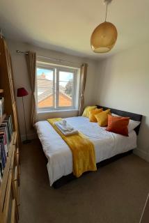 Double size bed Free WiFi Free Parking - Sheffield - 0