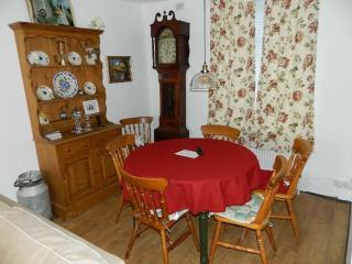 Welsh Miners Cottage Four Bedroom House - Treherbert - 9
