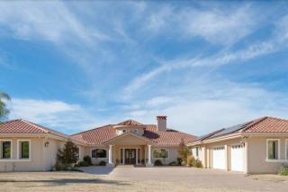 Luxurious Mansion in Wine Country - Temecula - 8