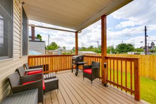 Pittsburgh Home with Skyline Views Walk to Stadium! - 0