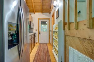 Remote Cooper Creek Trout House with Hot Tub - Suches - 1