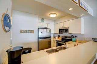 Queen's Grant E-216 - Surf City - 2