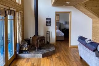 Whispering Pines Hideaway - 1