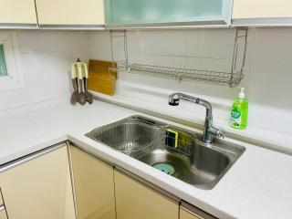 The biggest three bedroom in Hongdae, Sinchon, Yonsei - Seul - 6
