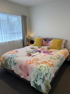 Russell Apartment - Unit 1 - Russell - 8