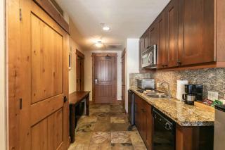 Big Horn Lodge 305 by East West Hospitality - Truckee - 4