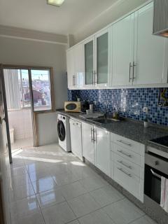 Bright spacious 1 bedroom apartment - 1