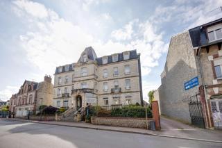 Brit Hotel Confort Bagnoles Normandie - Bagnoles de l'Orne - 4