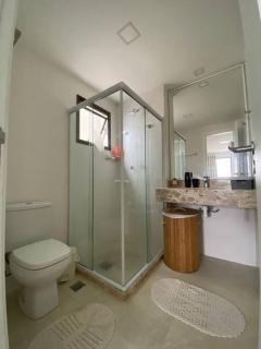 Apartamento de frente praia dos anjos com 3 suítes - 2