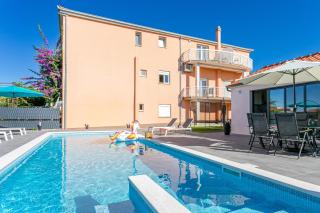 Apartments with a swimming pool Kastel Luksic, Kastela - 22983 - Kaštela - 0