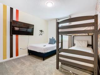 Beautiful 2BR with Waterpark & Private Game Room - 5