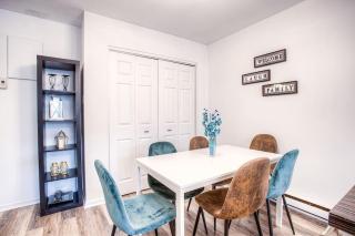 Luxery 3BR Apartment, Free Parking - Montreal - 1