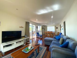 Baybreeze -Burrum Heads- 3BR- Close to Boat Ramp - 5