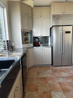Stunning Beachfront Retreat, Sleeps 12 - Cheboygan - 2