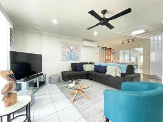 Beach House on Burrum- Close to beach- 3BR- WiFi-Foxtel - Woodgate - 2