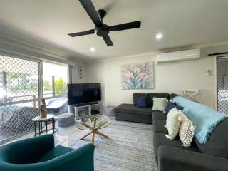 Beach House on Burrum- Close to beach- 3BR- WiFi-Foxtel - Woodgate - 1