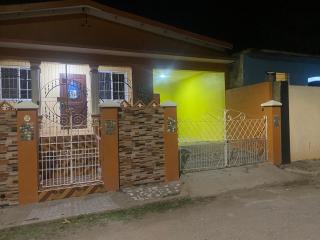 Dignified Luxury - Kingston - 8