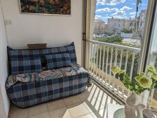 Appartement T2 lumineux 40m2, 4 personnes, 150m de la plage, bien équipé et proche loisirs - FR-1-797-18 - 1