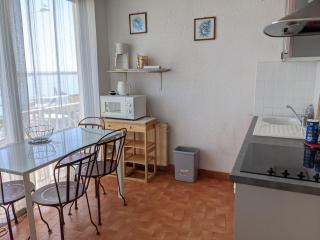 Appartement T4 proche plage et commerces, 80m2, 6 pers, lave-linge, TV - FR-1-797-23 - 9