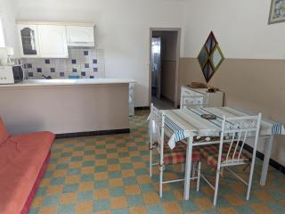 Port-la-Nouvelle : T2 proche plage, terrasse, parking, clim, BBQ, lave-linge, 4 pers, classé 2* - FR-1-797-17 - 5