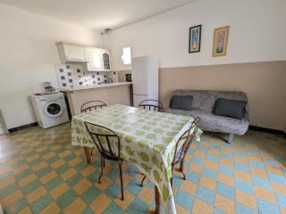 Agréable T2, 4 pers, plain-pied ouvert sur terrasse, jardin clos, parking privé, proche plage et commerces - FR-1-797-24 - 7
