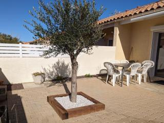 Villa T2 mezz. climatisée pour 6 pers avec WiFi, parking & proche plage - FR-1-797-43 - 0