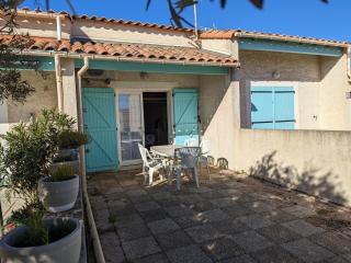 Villa T2 Mezzanine Climatisée avec Cour - 6 Pers - Parking - Proche Plage - Meublé Tourisme 1* - FR-1-797-44 - Port-la-Nouvelle - 8