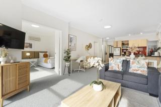 East Perth Family Zen - 0