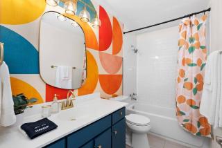 Content Casa Near Bars,Pool,DT with Hot Tub and Patio - Austin - 1
