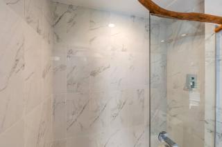 MOST POPULAR SNORKELING & SURFING BEACH ! Turtles! - 2