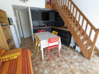 Villa T3 Mezzanine Climatisée, Proche Plage, Parking et Terrasse - 6 Pers - FR-1-797-56 - 8