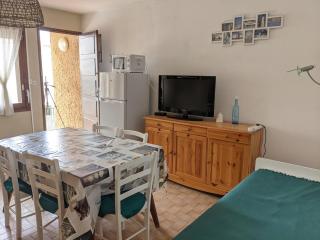 Villa T2 climatisée, 5 pers, proche plage, cour, jardin, barbecue, parking, 2* Meublés Tourisme - FR-1-797-57 - 9