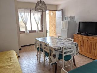 Villa T2 climatisée, 5 pers, proche plage, cour, jardin, barbecue, parking, 2* Meublés Tourisme - FR-1-797-57 - 3