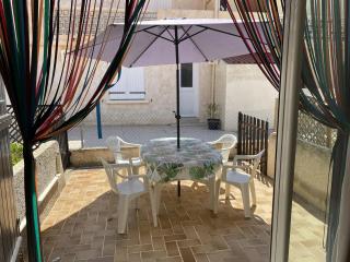 Villa T2 cosy, 40m², 4 pers, proche plage, 2 terrasses, tout équipé, calme et commerces à proximité - FR-1-797-53 - 7