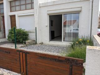 T2 Climatisé, 2 Cours, Proche Plage, Parking Privé, 5 Pers., Animaux Acceptés - FR-1-797-58 - 9