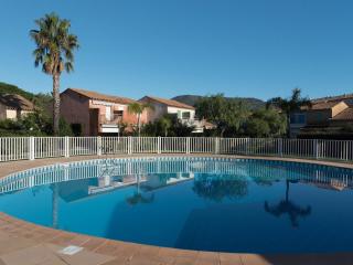 Mazet T3 avec jardin, terrasse et piscine, climatisé, 4 couchages, parking privé, Le Lavandou - FR-1-803-45 - Le Lavandou - 0