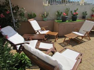 Le Lavandou: Splendide T3 avec terrasse, climatisation, WiFi et parking - FR-1-803-3 - Le Lavandou - 1