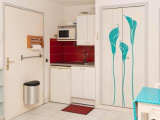 Lavandou: Studio climatisé, terrasse, proche plage, 2 pers. - Pas d'animaux, sans parking - FR-1-803-43 - Le Lavandou - 8