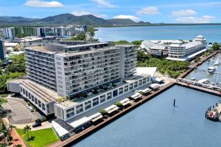 Panoramic Views at Harbour Light on the Waterfront - Cairns - 1