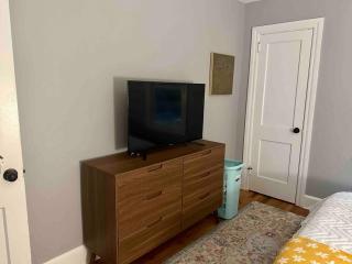 NEW Travelers Rest Cute Bungalow Close to I-20 - - 4