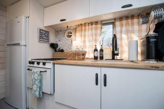 Travelers rest Skoolie stay - - 8