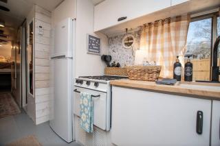 Travelers rest Skoolie stay - - 7