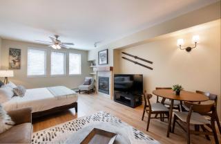 Premium Unit 3522- Fraser Crossing Founders Pointe condo - 7