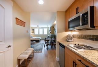 Premium Unit 3522- Fraser Crossing Founders Pointe condo - 4