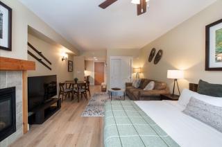 Premium Unit 3522- Fraser Crossing Founders Pointe condo - 2