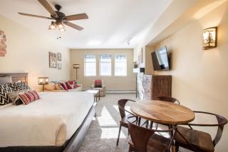 Beautiful Ski-In Ski-Out Top Floor Studio Condo at Fraser Crossing Founders Pointe condo - Winter Park - 4