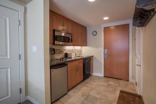 Beautiful Ski-In Ski-Out Top Floor Studio Condo at Fraser Crossing Founders Pointe condo - 2