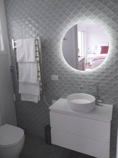 Welcome to the Pool House Fully renovated cabin - Shelly Beach - 6