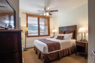 Remodeled Zephyr Mountain Lodge condo with upgraded furnishings and Slope Side View condo - 3